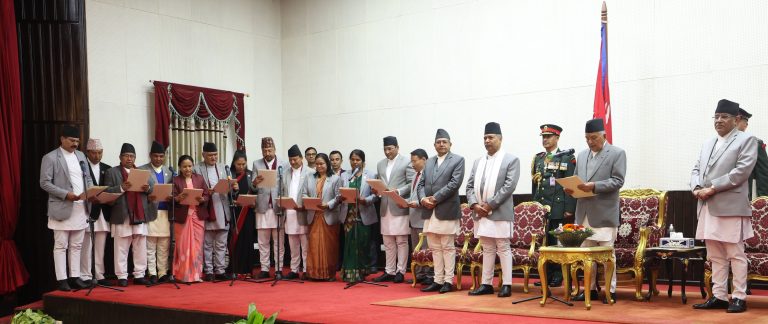 तीन उपप्रधानसहित नवनियुक्त मन्त्रीले लिए शपथ