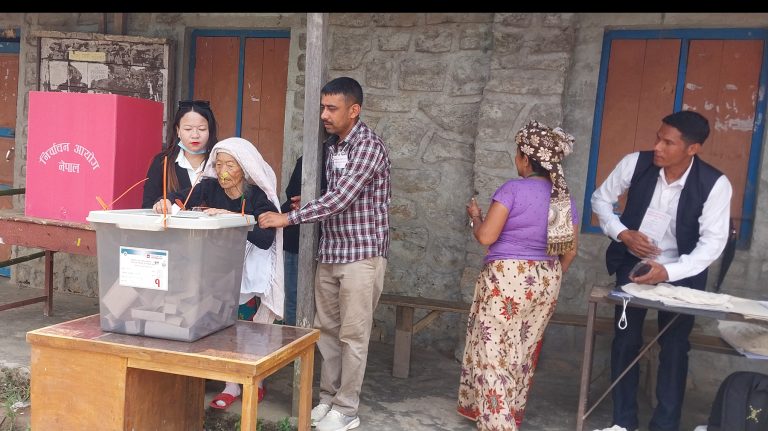 इलाम २ मा ५८ प्रतिशत र बझाङ प्रदेशसभा १ मा ५० प्रतिशत मत खस्यो