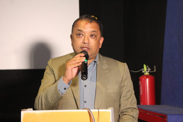 घुस काण्डमा मुछिएका मन्त्रीलाई बर्खास्त गर्न कांग्रेस महामन्त्री थापाको माग