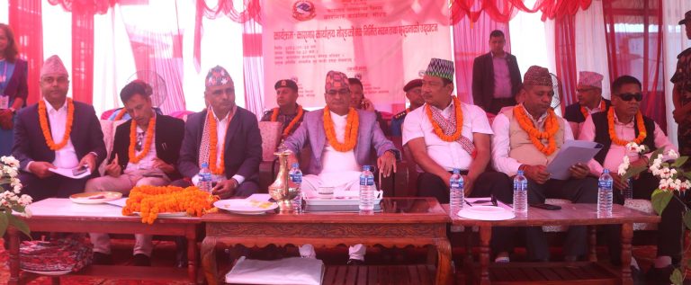 कारागारलाई उद्योगग्रामका रूपमा स्थापित गर्नेः गृहमन्त्री लेखक