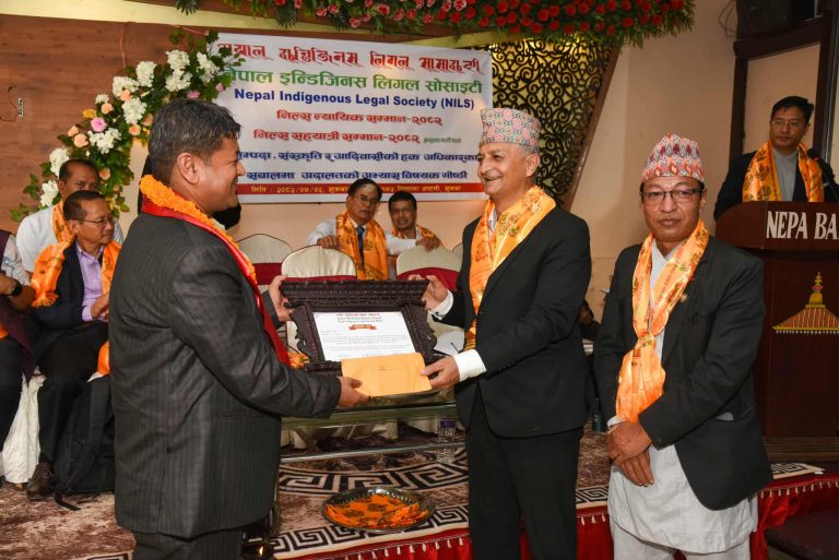 निल्सद्वारा अभिवक्ता बुद्धिरत्न शाक्य र अधिवक्ता राजकुमार सुवाल सम्मानित